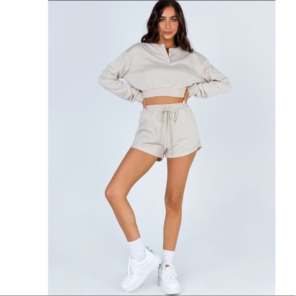 Princesses Polly Rise & Lounge Shorts - Picture 3 of 6